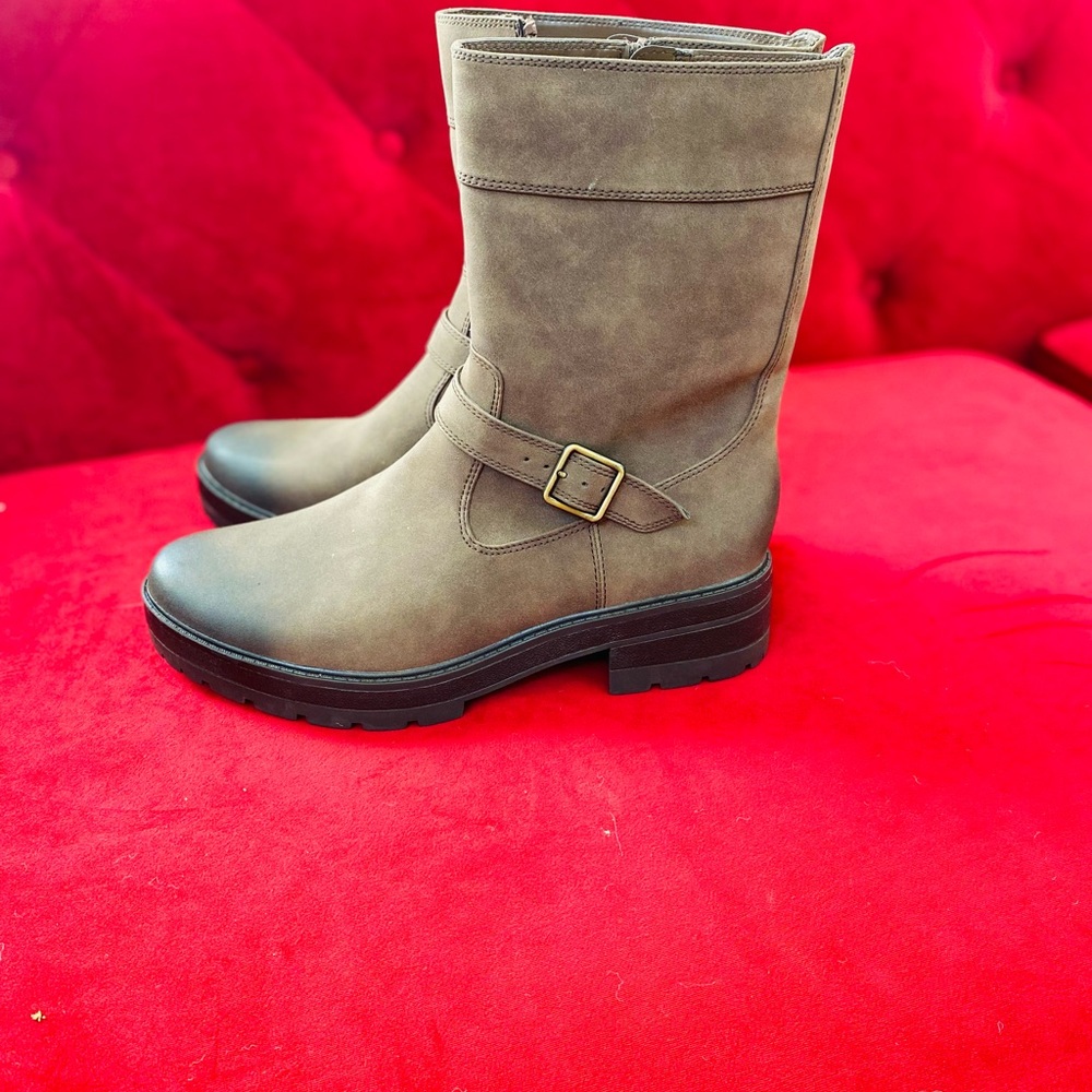 Stylish Brown Leather Boots